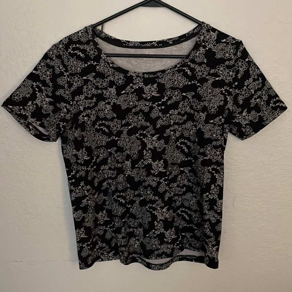 Floral casual shirt.